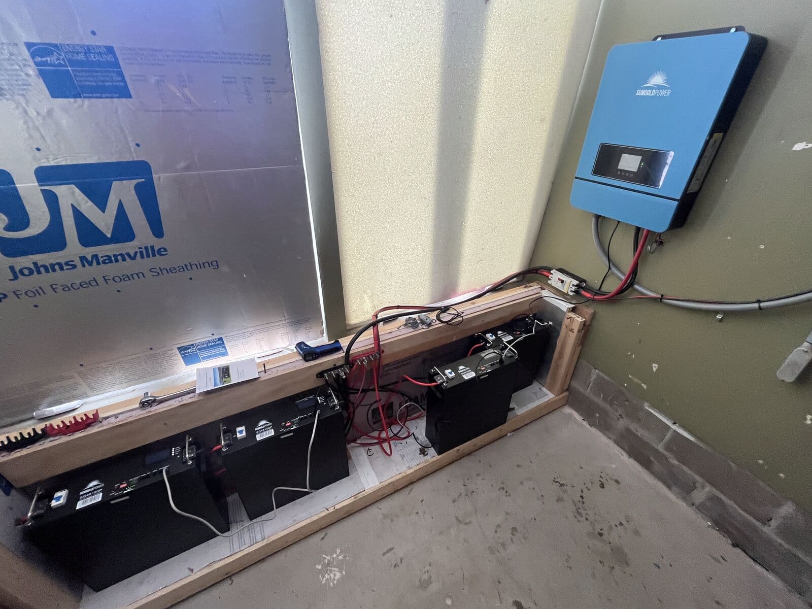 Solar Inverter & Battery Bank